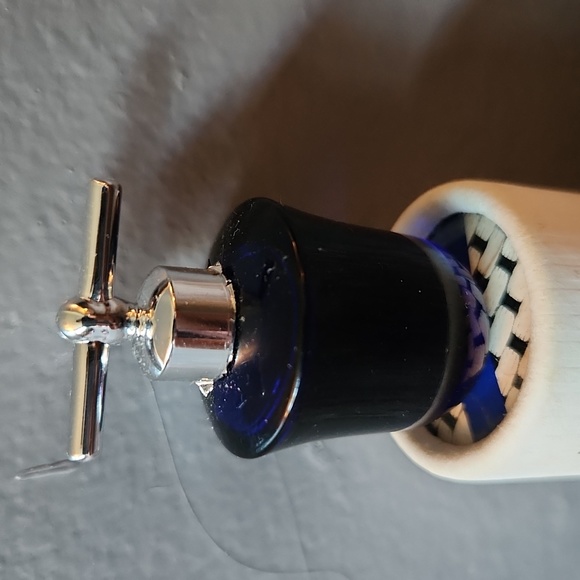 Liz Claiborne Vivid Vintage Mini Perfume - Picture 2 of 3